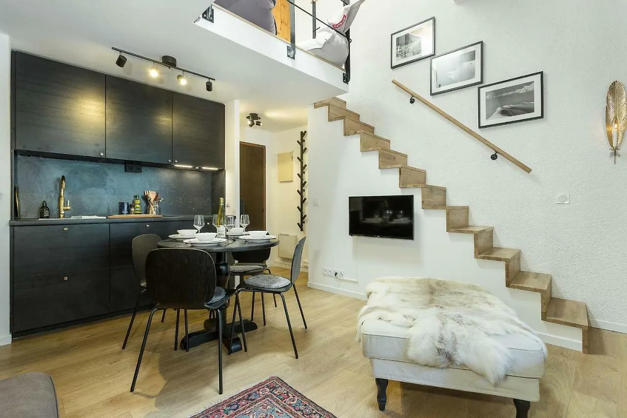 Apartment Midi Loft - A Central Chamonix Mountain Haven