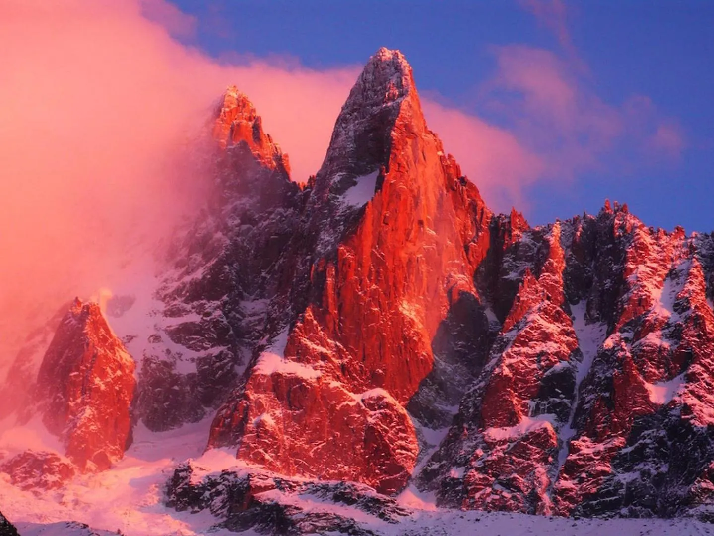 Apartment Midi Loft - A Central Chamonix Mountain Haven