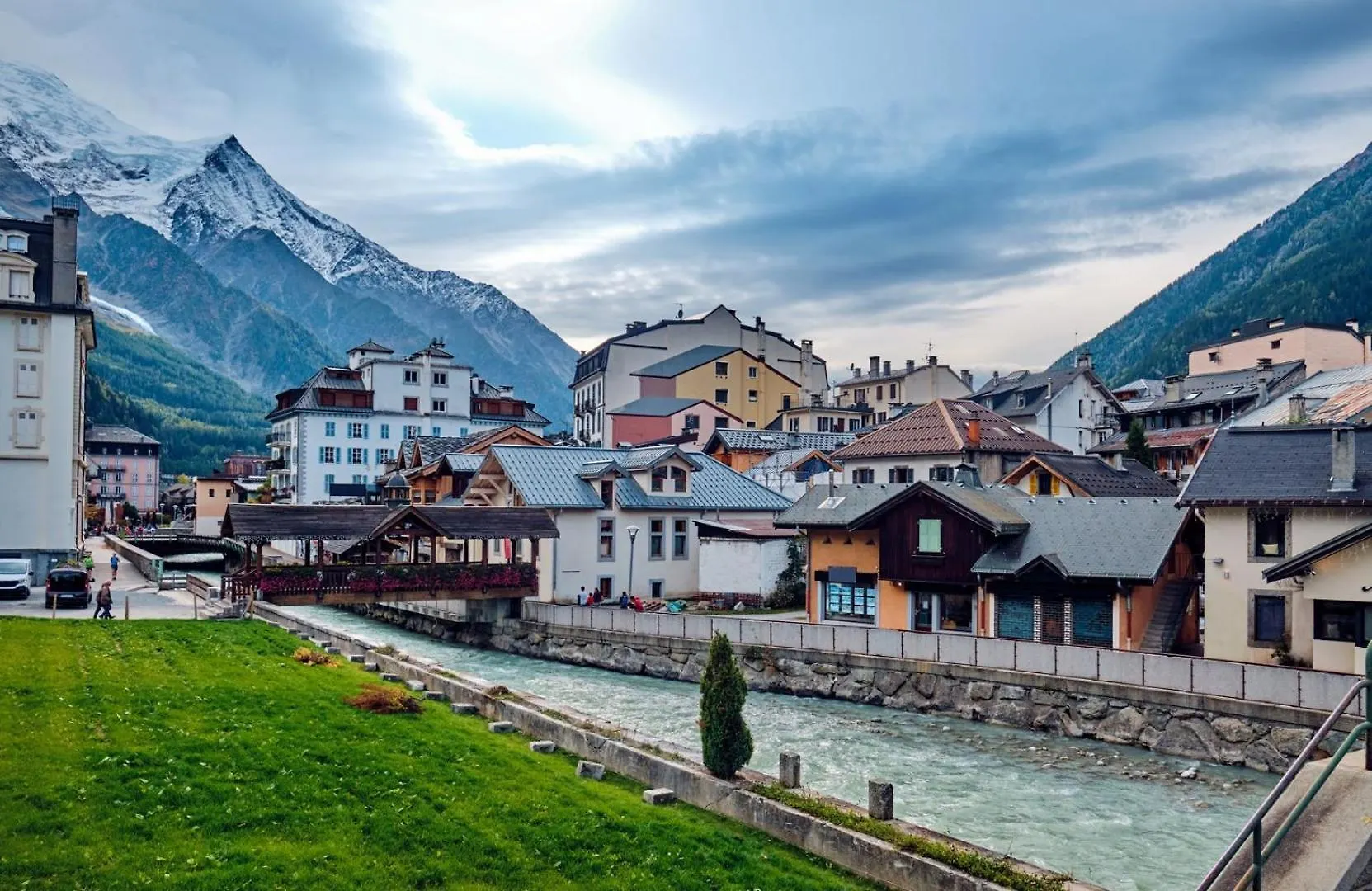 Apartment Midi Loft - A Central Chamonix Mountain Haven
