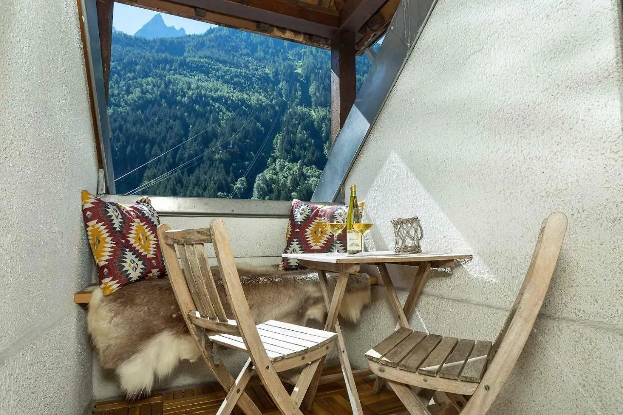 Apartment Midi Loft - A Central Chamonix Mountain Haven